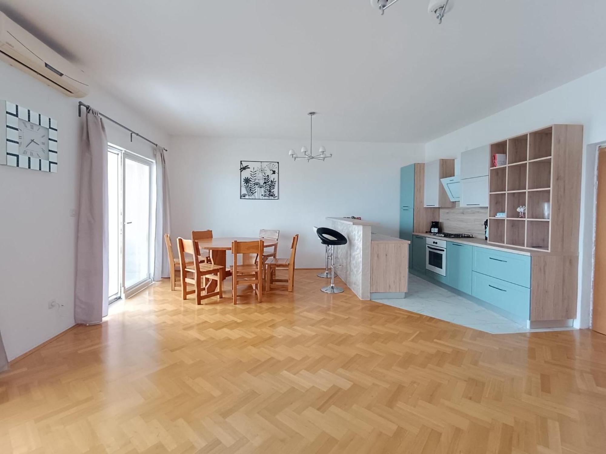 Apartment Lo - With Swimming Pool Split Quarto foto